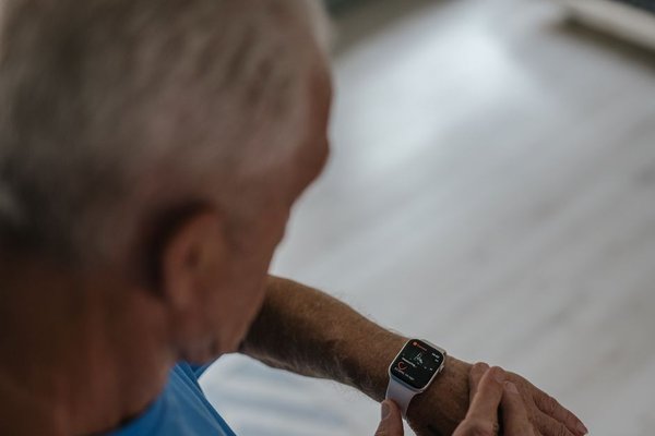 smartwatch for seniors